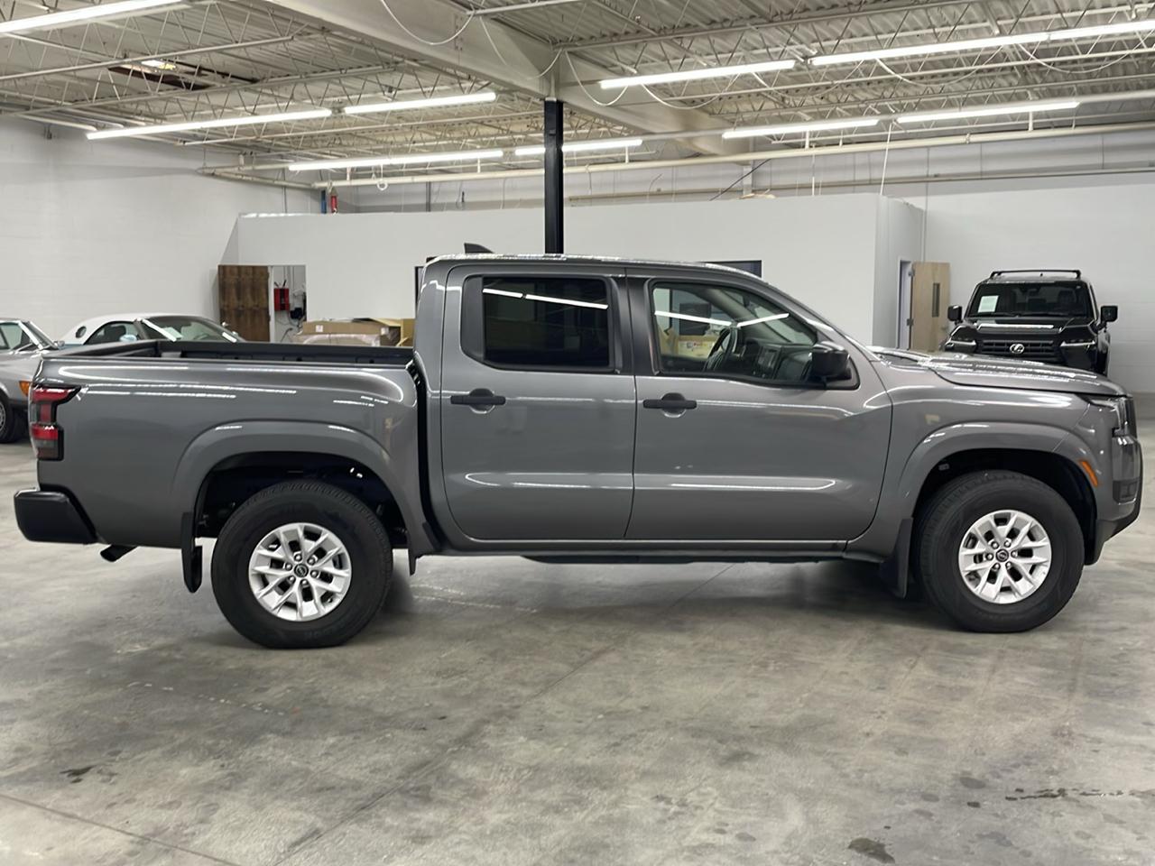 Nissan Frontier PRO-4X Crew Cab 4WD 2025
