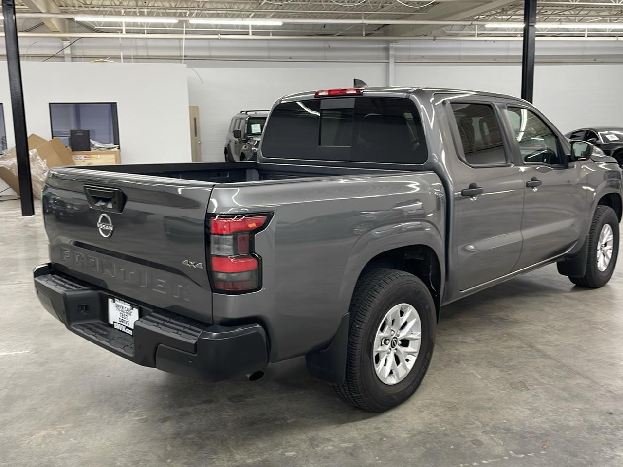 Nissan Frontier PRO-4X Crew Cab 4WD 2025