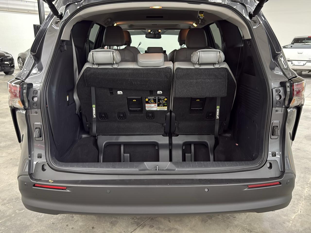 Toyota Sienna XLE FWD 8-Passenger (Natl) 2025