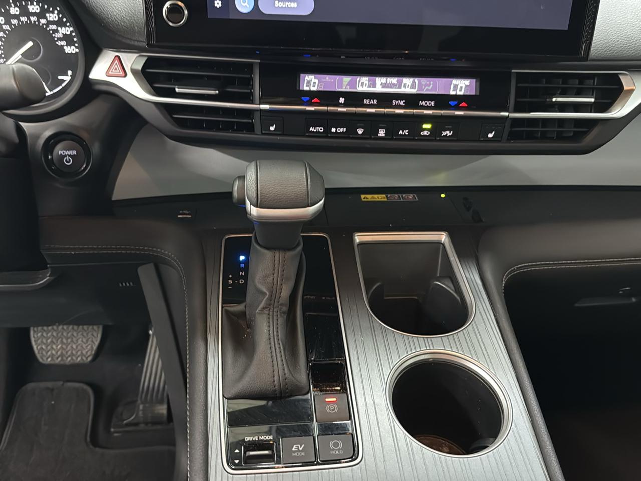 Toyota Sienna XLE FWD 8-Passenger (Natl) 2025