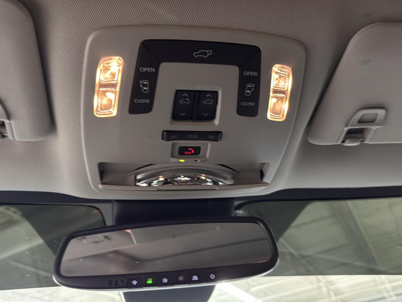 Toyota Sienna XLE FWD 8-Passenger (Natl) 2025