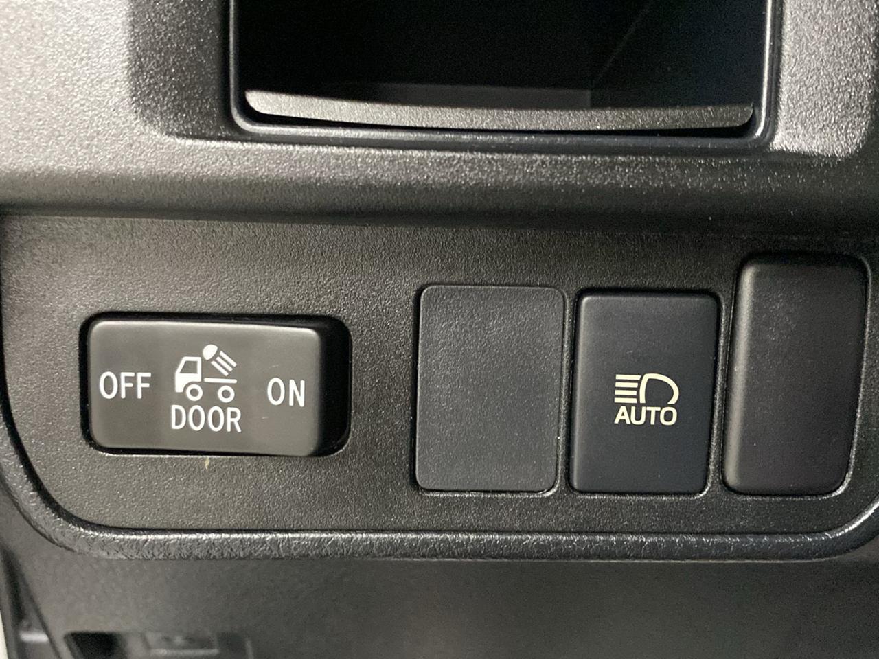 Toyota Tacoma 2WD SR Double Cab 5' Bed I4 AT (Natl) 2019