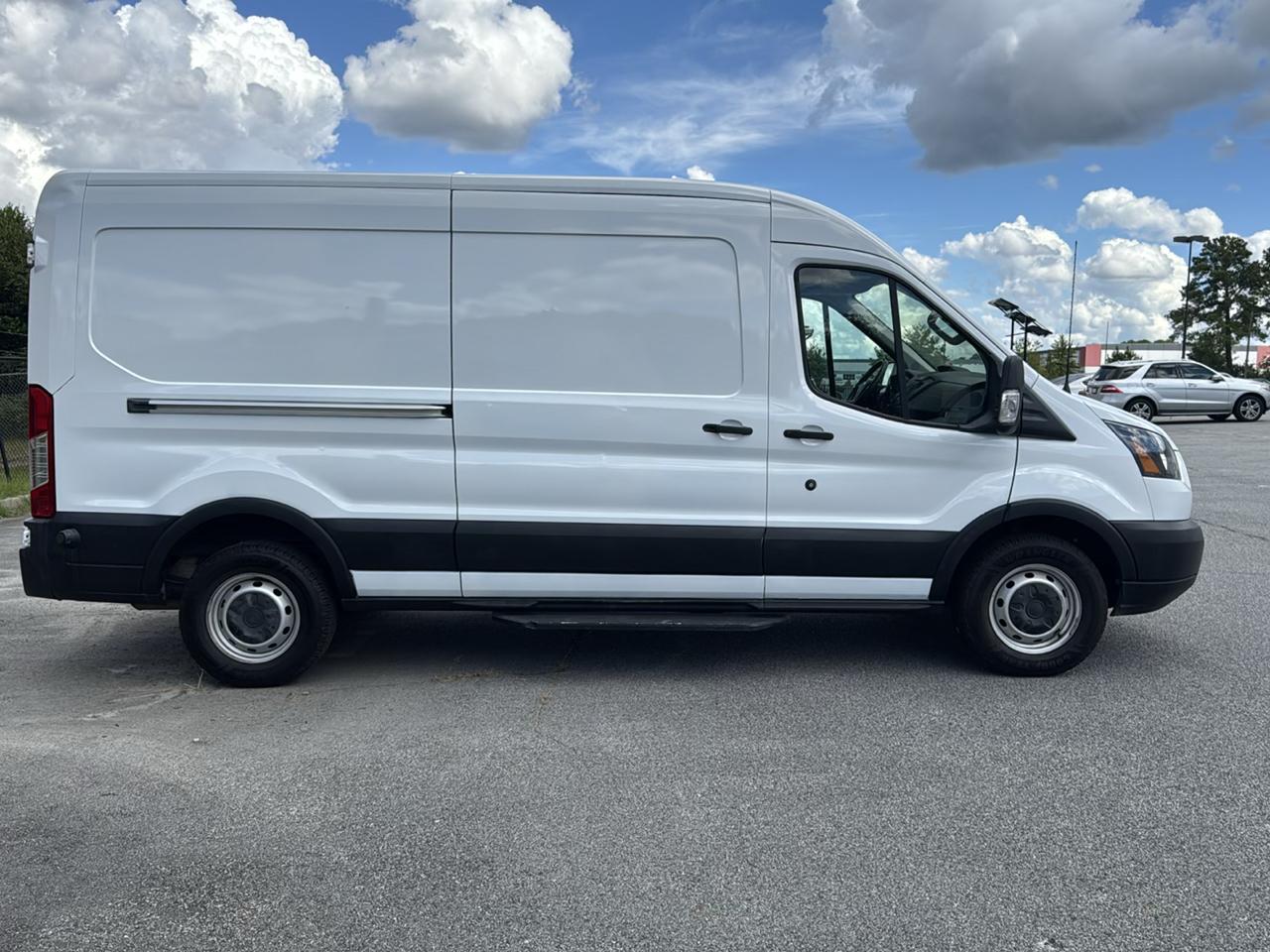 Ford Transit Van T-250 148" Med Rf 9000 GVWR Sliding RH Dr 2019
