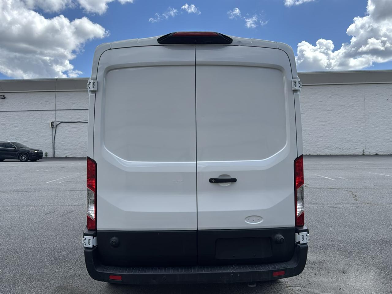 Ford Transit Van T-250 148" Med Rf 9000 GVWR Sliding RH Dr 2019