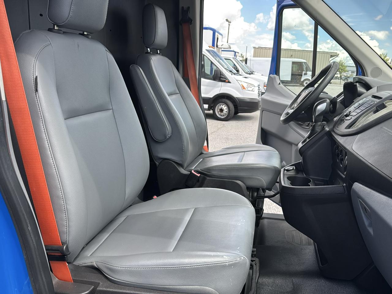 Ford Transit Van T-250 148" Med Rf 9000 GVWR Sliding RH Dr 2019