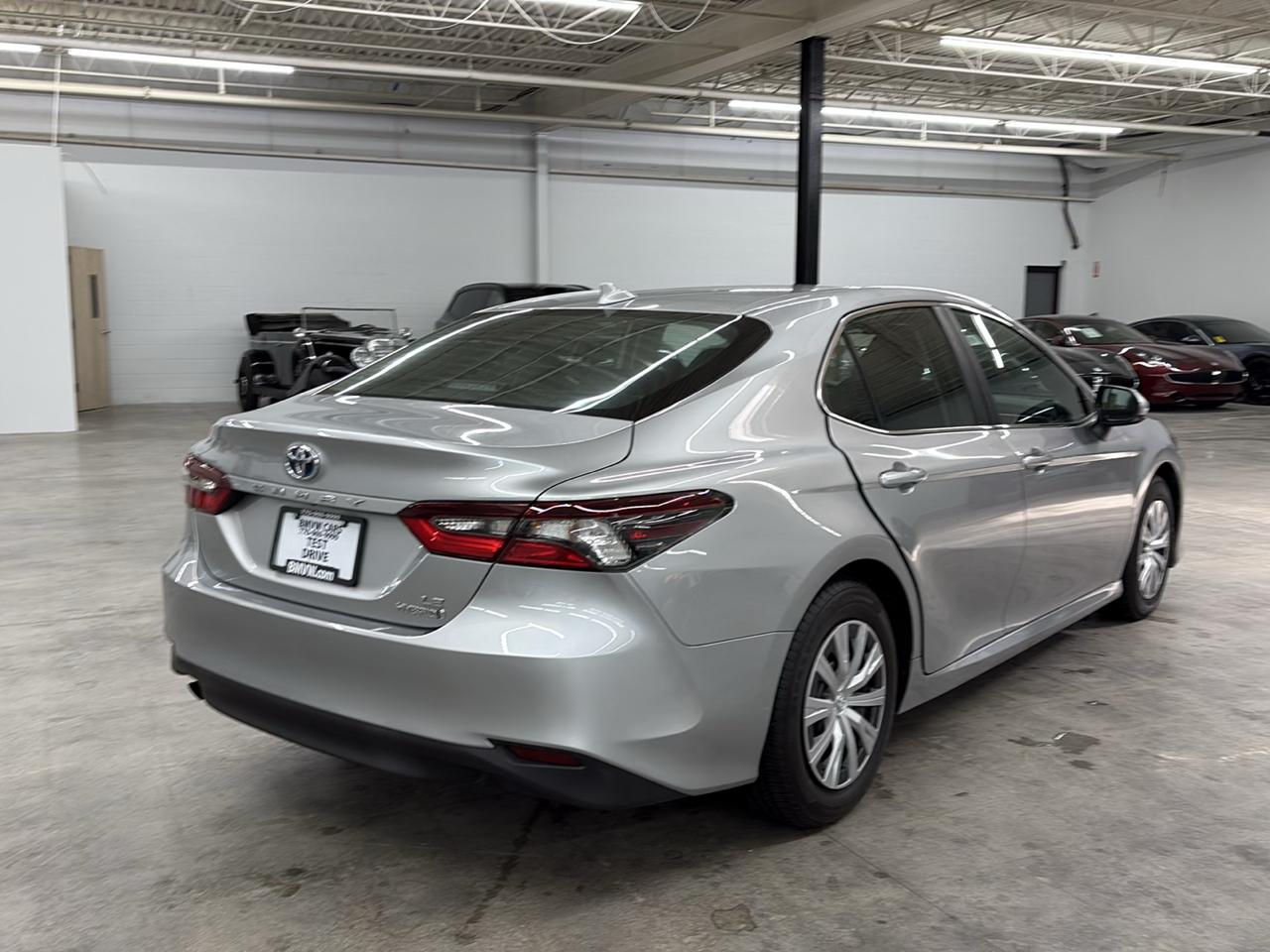 Toyota Camry Hybrid LE CVT (Natl) 2023