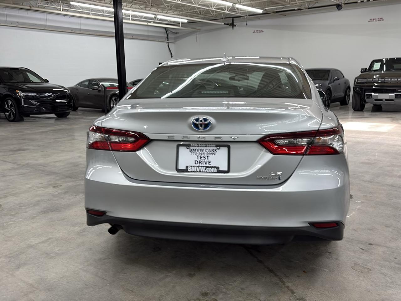 Toyota Camry Hybrid LE CVT (Natl) 2023