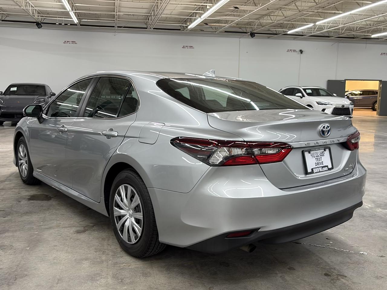 Toyota Camry Hybrid LE CVT (Natl) 2023