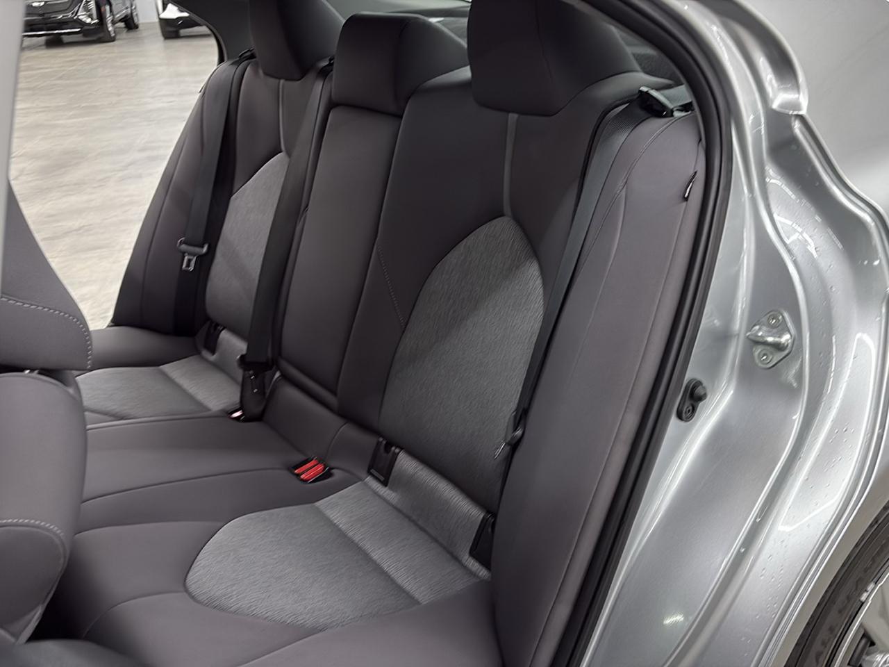 Toyota Camry Hybrid LE CVT (Natl) 2023