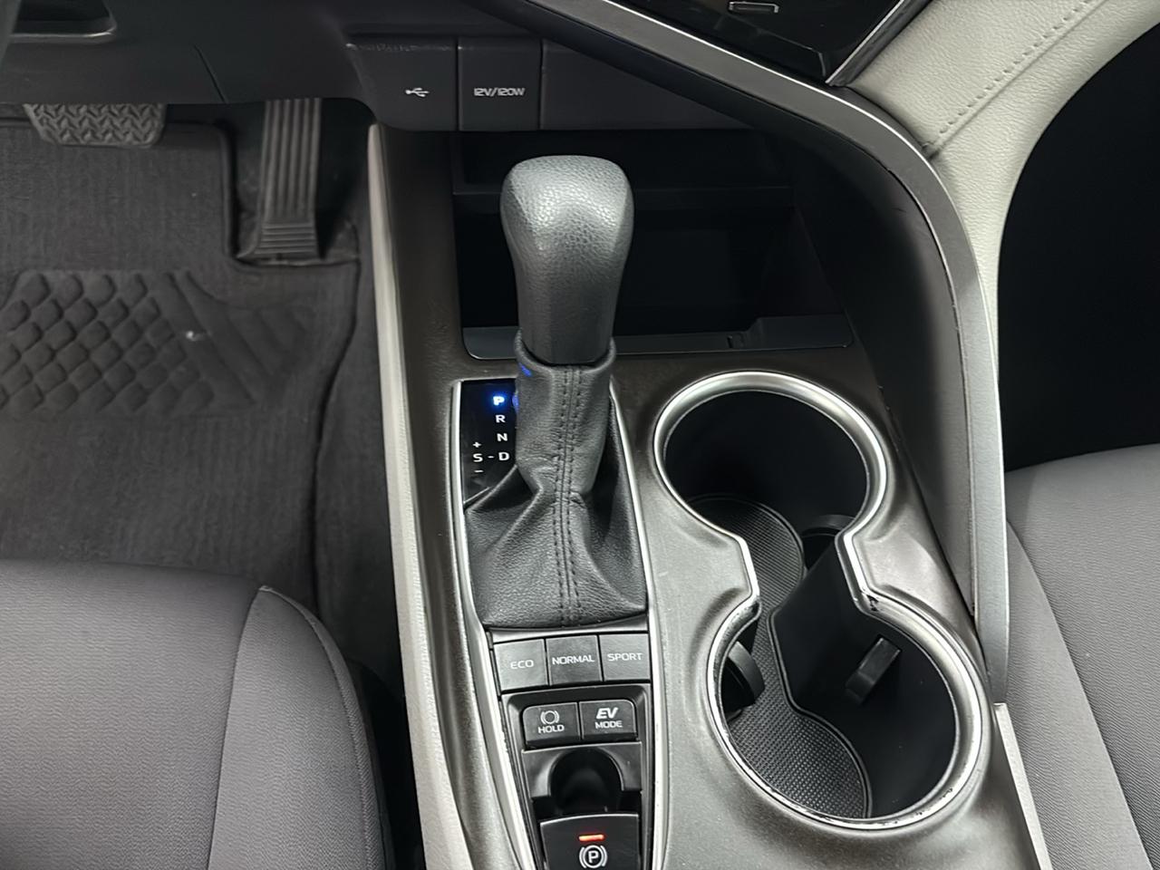 Toyota Camry Hybrid LE CVT (Natl) 2023