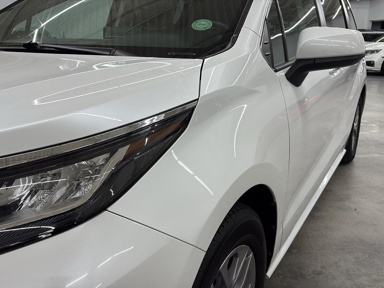 Toyota Sienna XLE FWD 7-Passenger (Natl) 2023