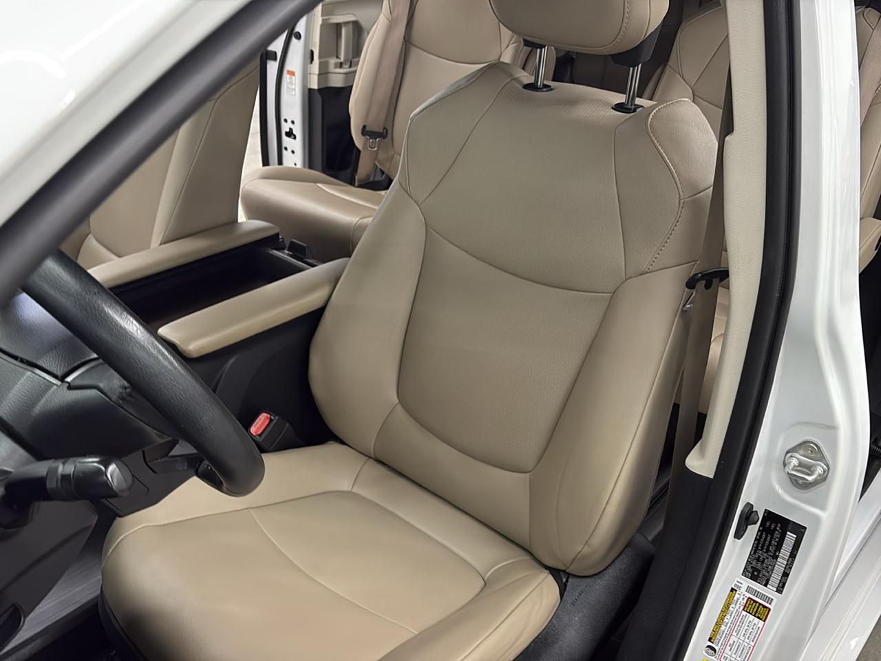 Toyota Sienna XLE FWD 7-Passenger (Natl) 2023