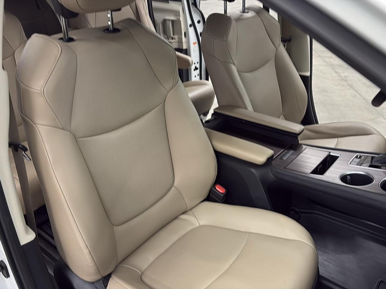 Toyota Sienna XLE FWD 7-Passenger (Natl) 2023