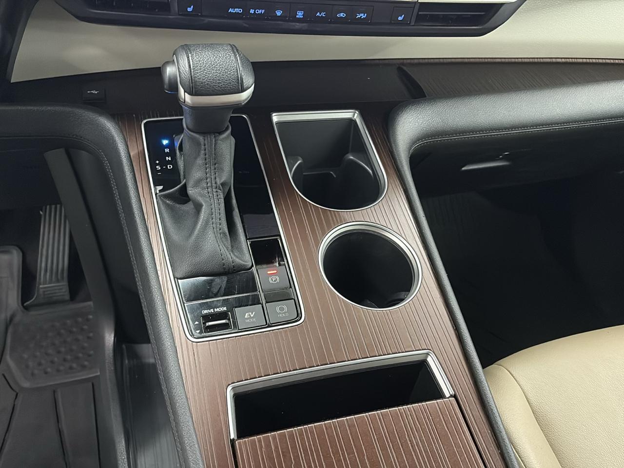 Toyota Sienna XLE FWD 7-Passenger (Natl) 2023