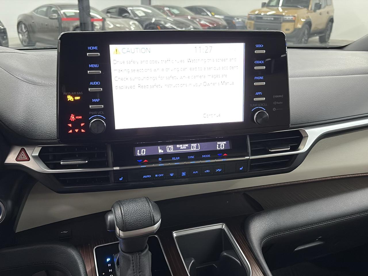 Toyota Sienna XLE FWD 7-Passenger (Natl) 2023