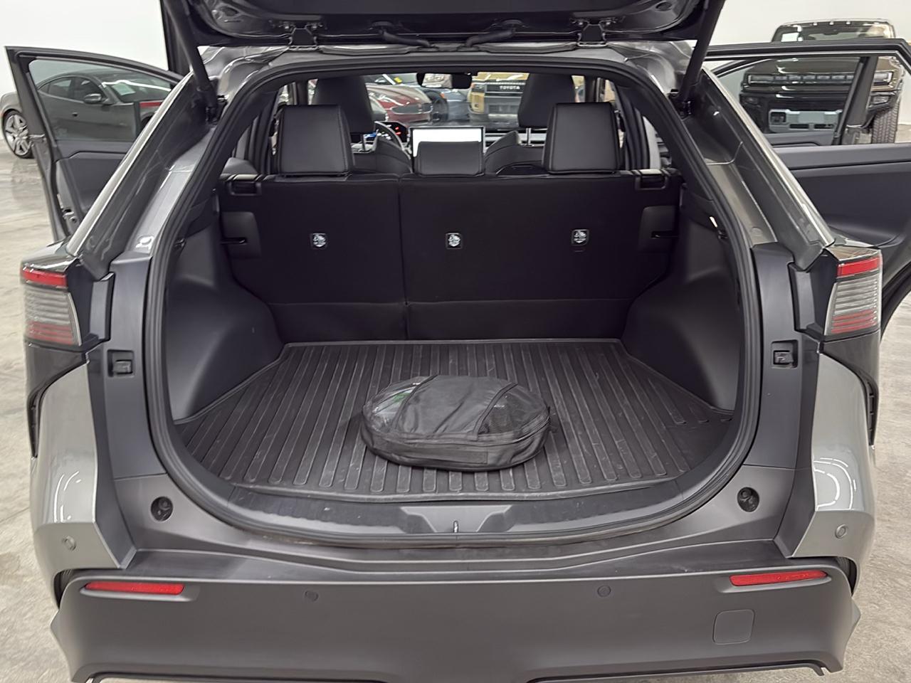 Toyota bZ XLE Plus FWD (Natl) 2026