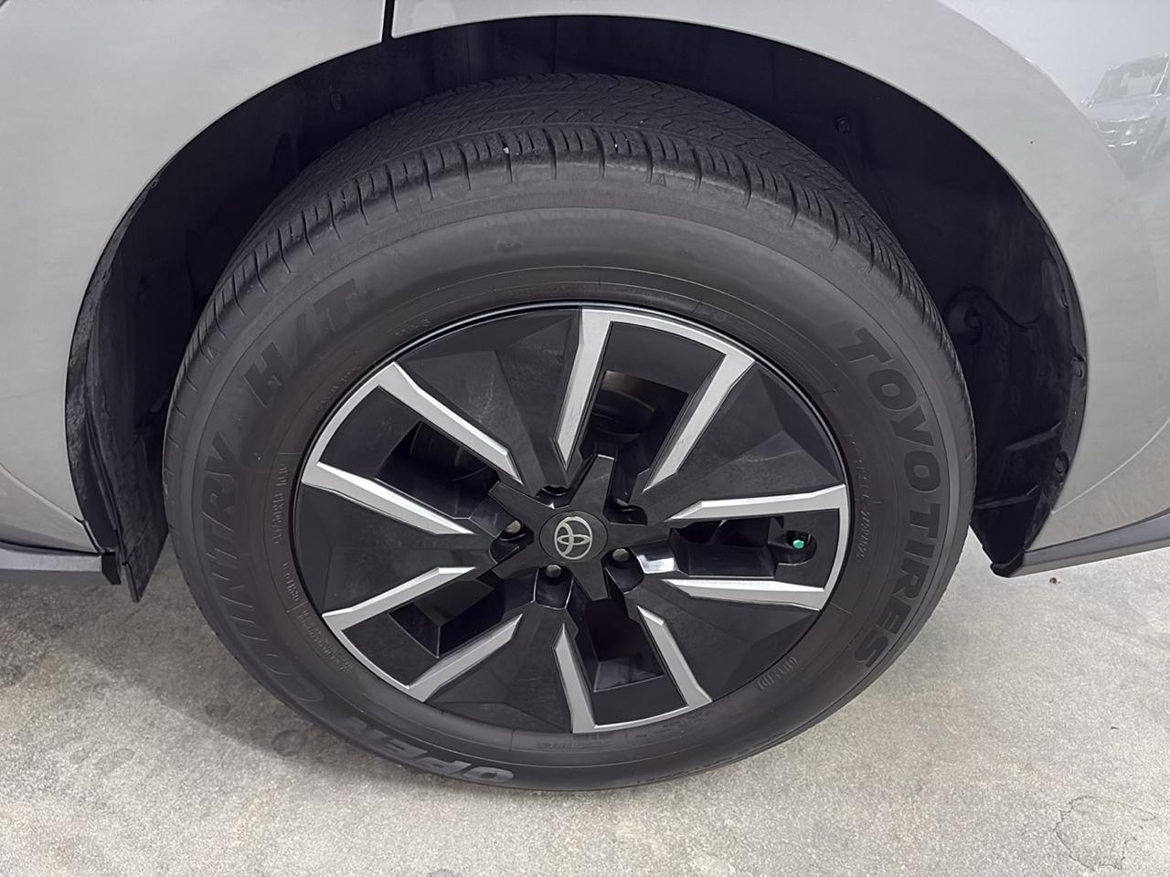 Toyota bZ XLE Plus FWD (Natl) 2026