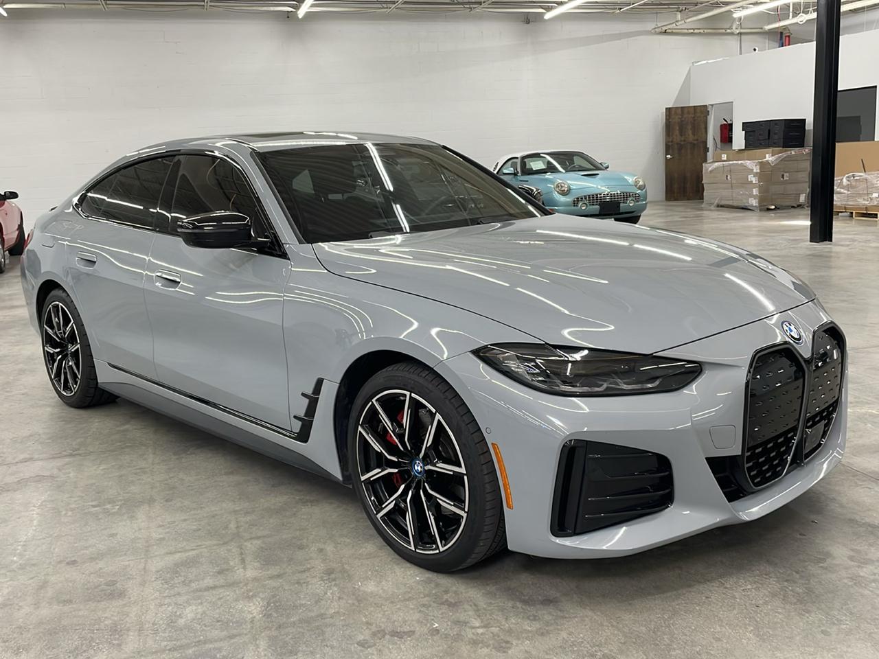BMW i4 photo 4