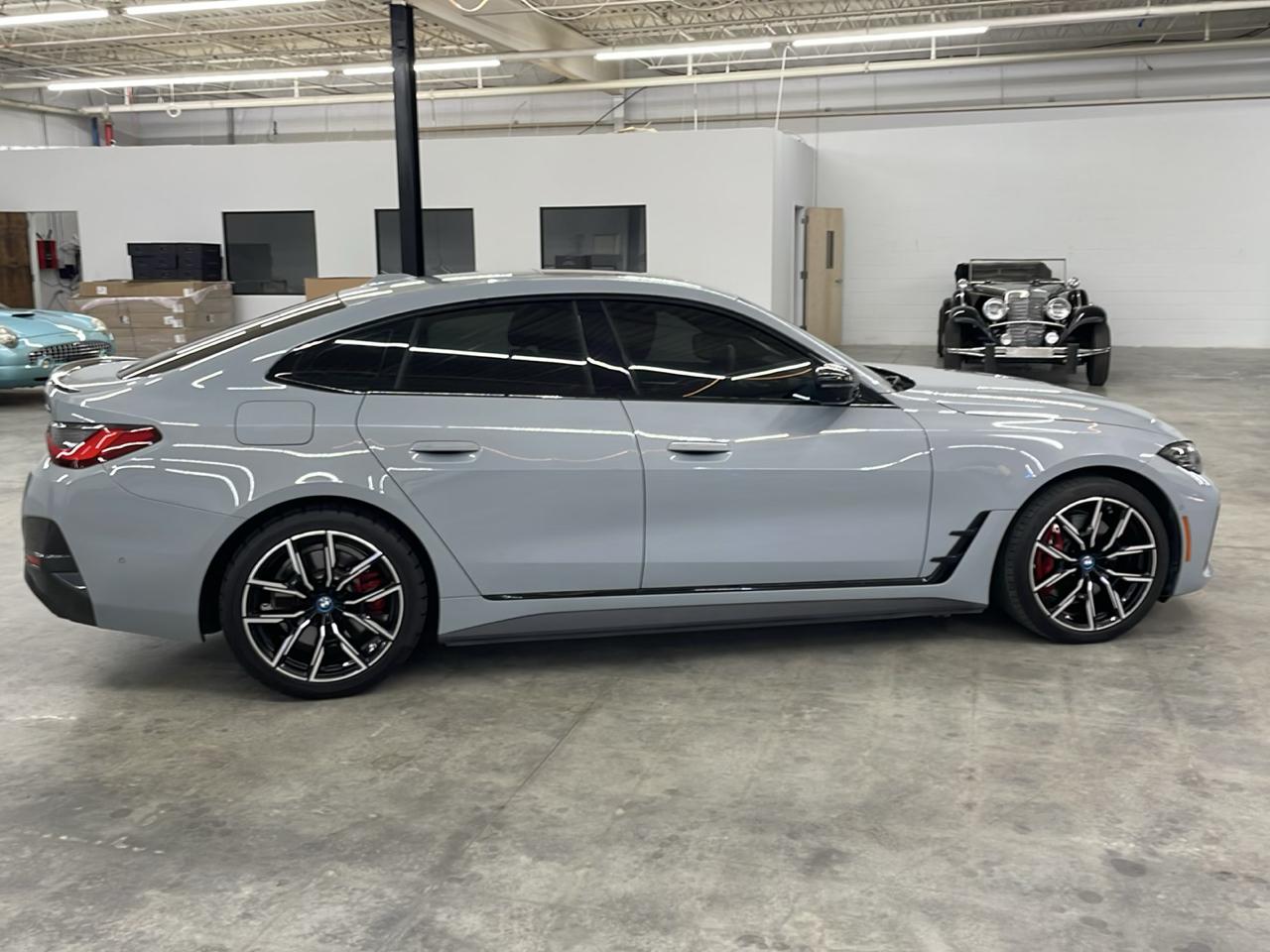 BMW i4 photo 6