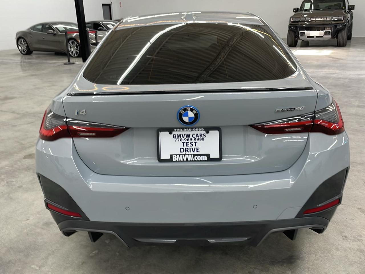 BMW i4 photo 9