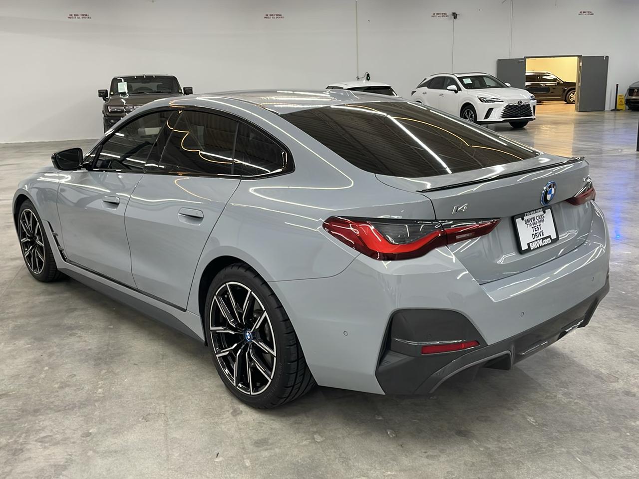 BMW i4 photo 10