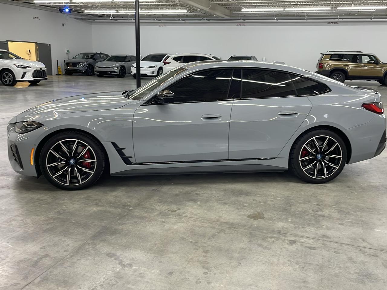 BMW i4 photo 12