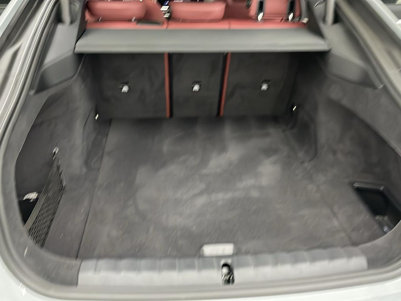 BMW i4 photo 16