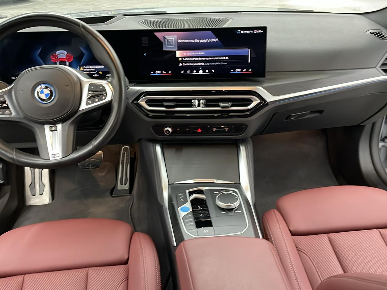 BMW i4 photo 18