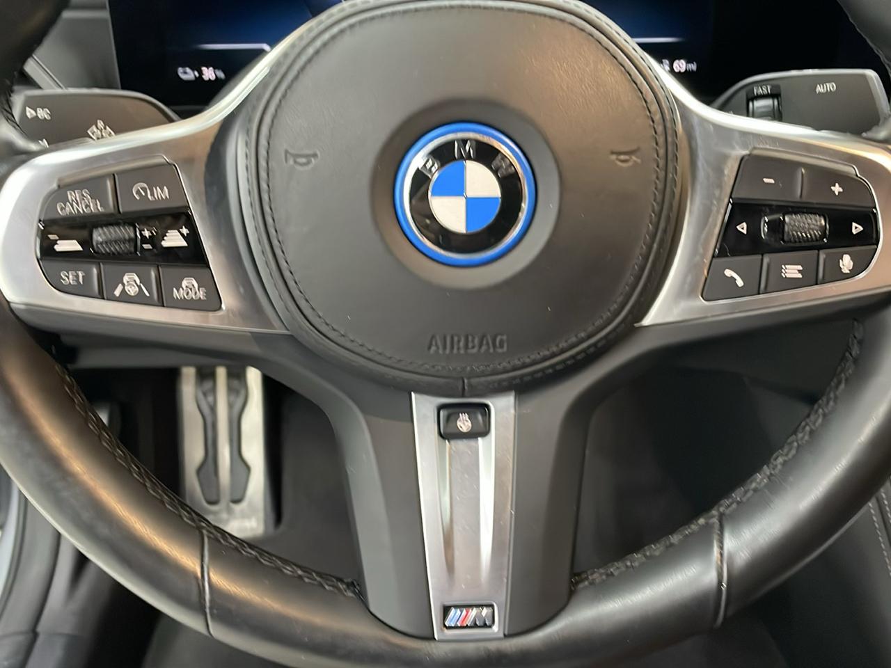 BMW i4 photo 19