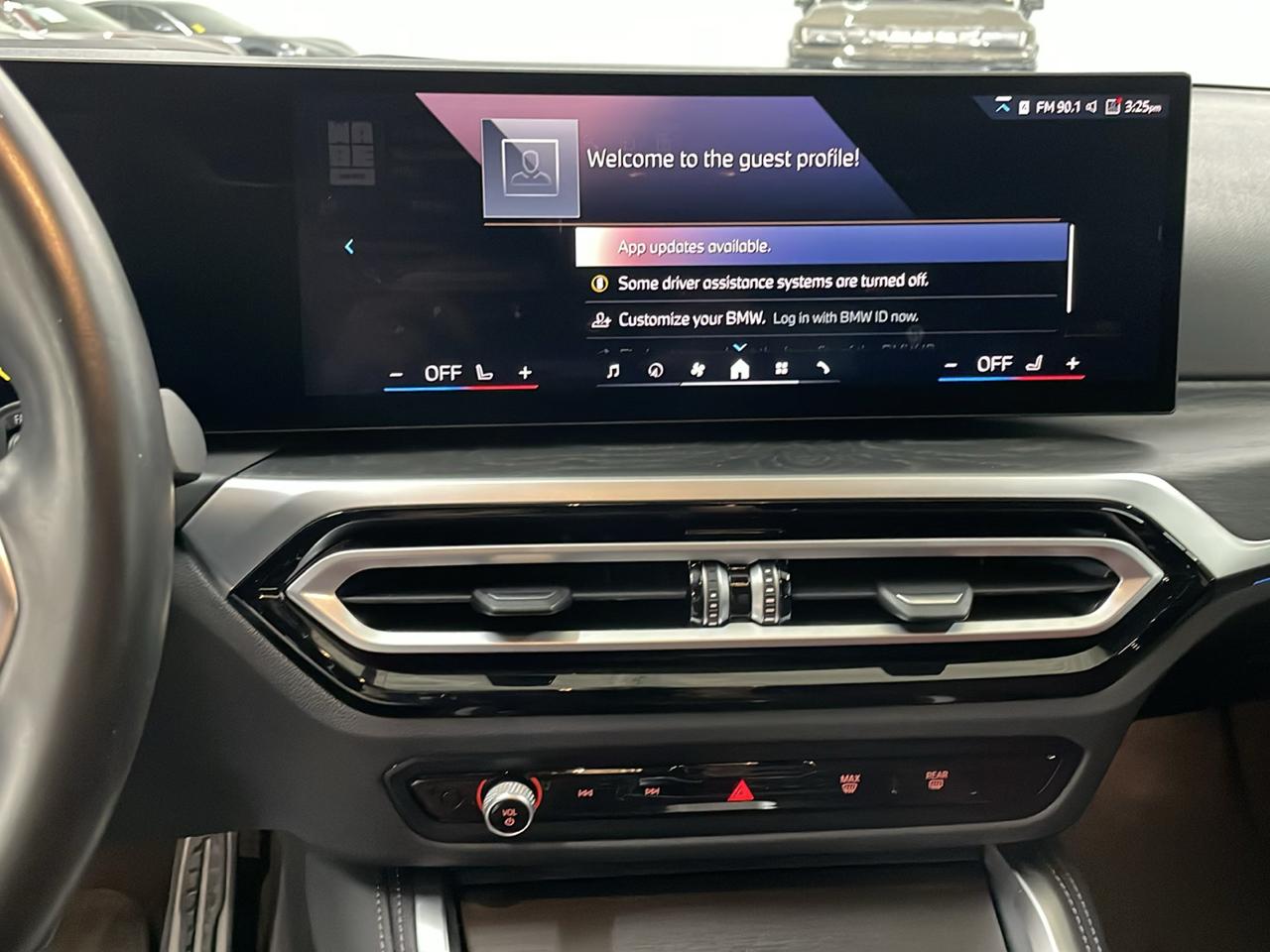 BMW i4 photo 21