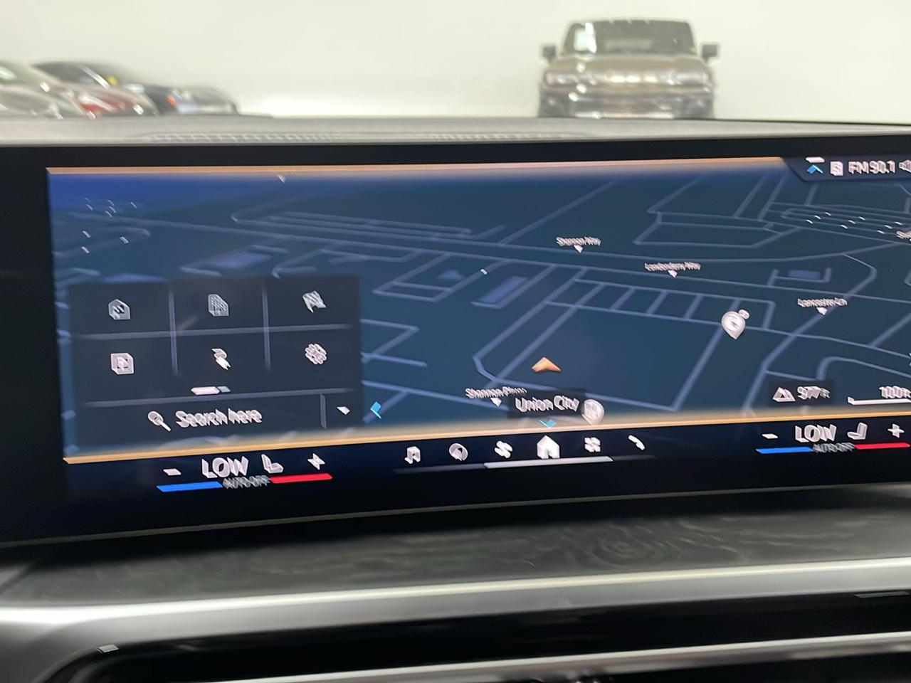 BMW i4 photo 24