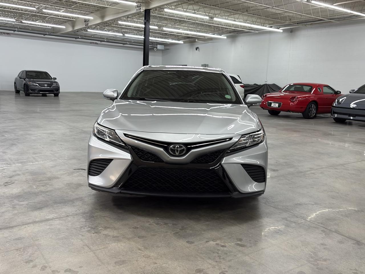 Toyota Camry SE Auto (Natl) 2019