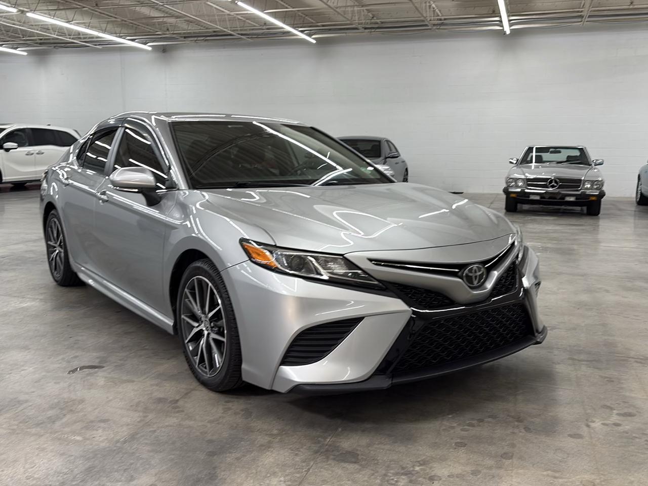 Toyota Camry SE Auto (Natl) 2019