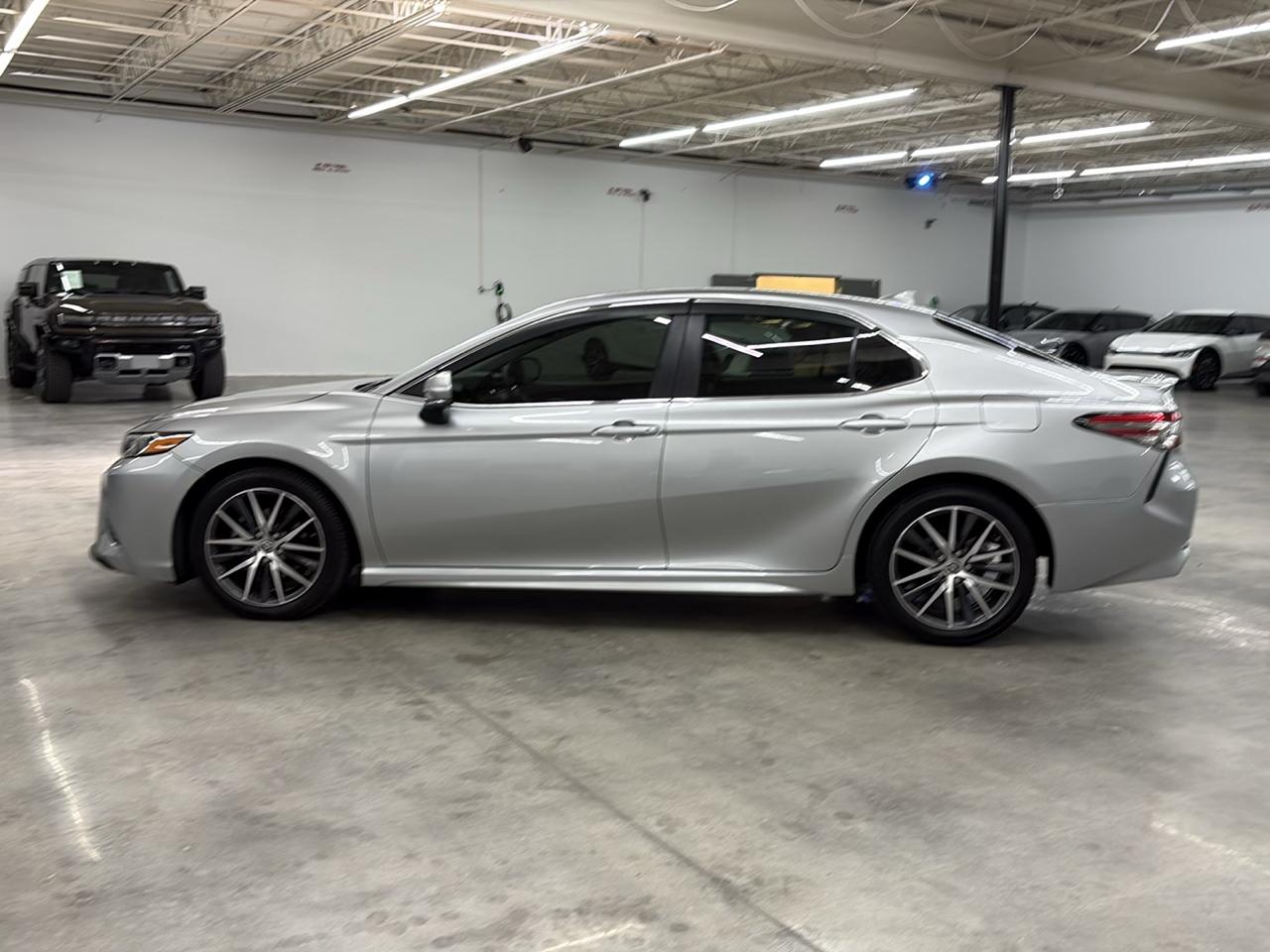 Toyota Camry SE Auto (Natl) 2019