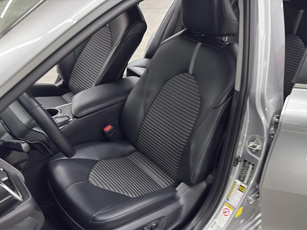 Toyota Camry SE Auto (Natl) 2019