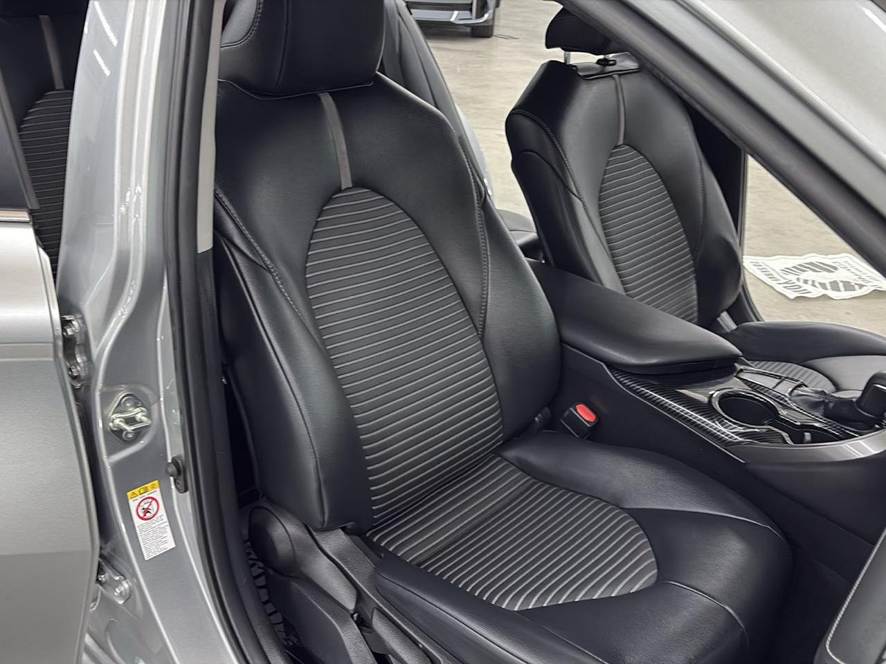 Toyota Camry SE Auto (Natl) 2019