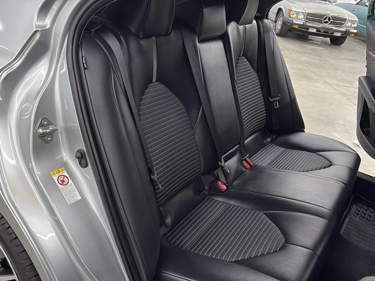 Toyota Camry SE Auto (Natl) 2019