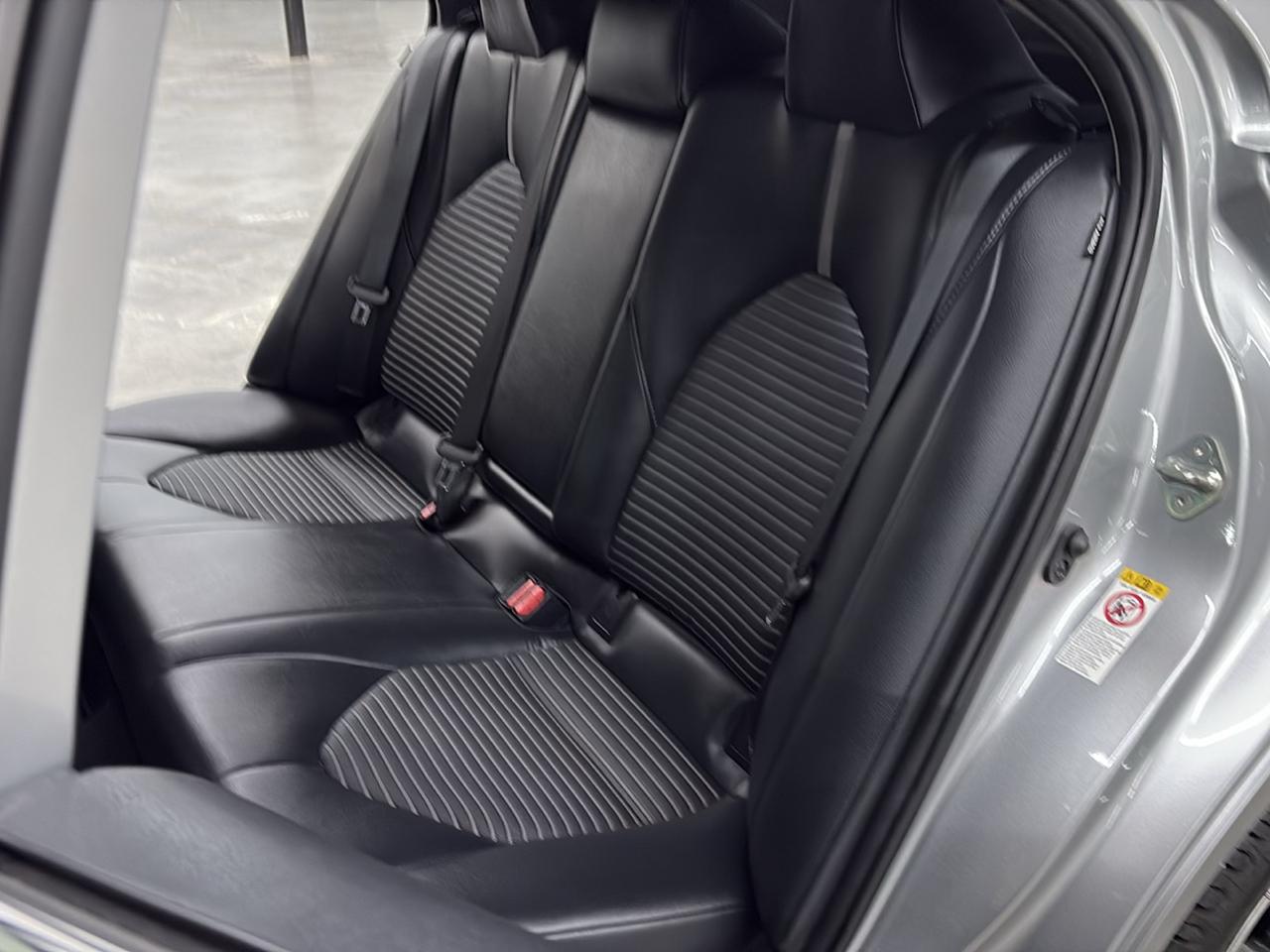 Toyota Camry SE Auto (Natl) 2019