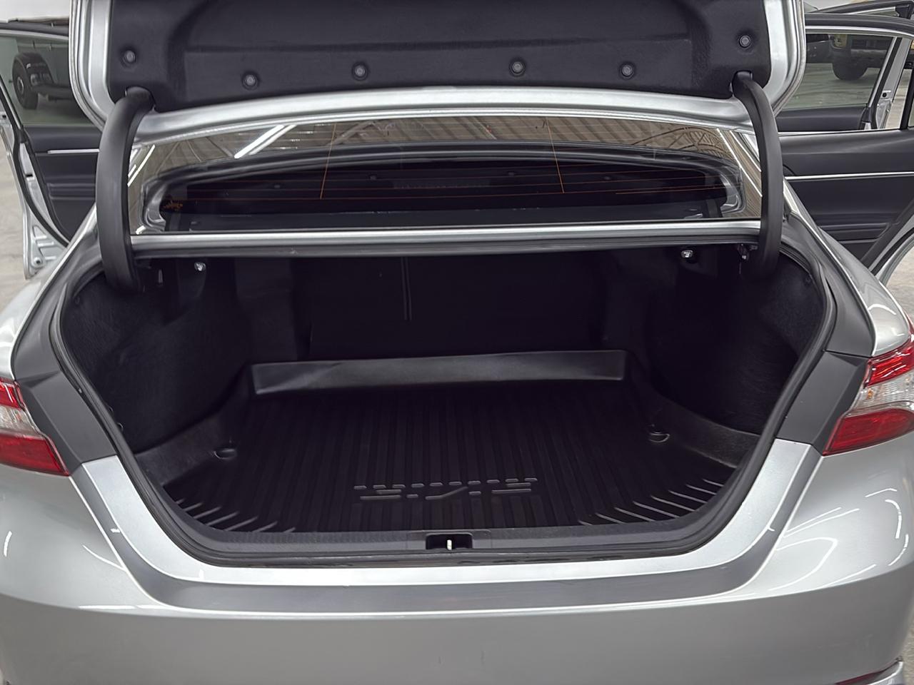 Toyota Camry SE Auto (Natl) 2019