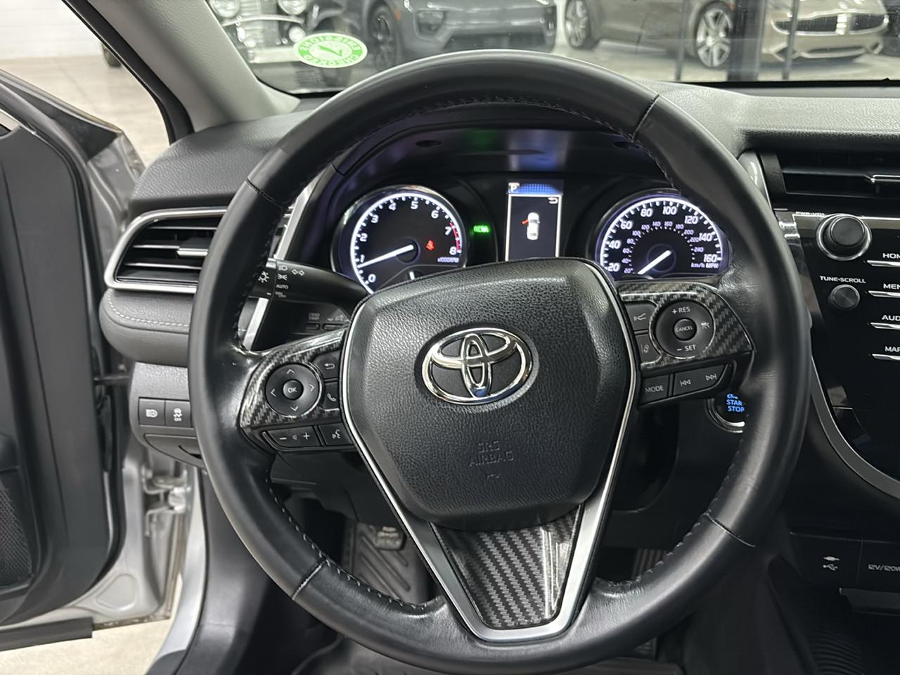 Toyota Camry SE Auto (Natl) 2019