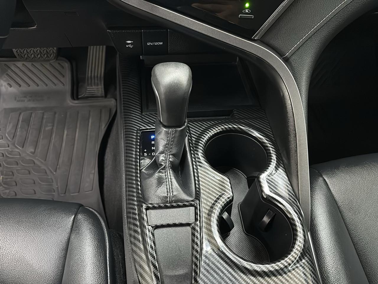 Toyota Camry SE Auto (Natl) 2019