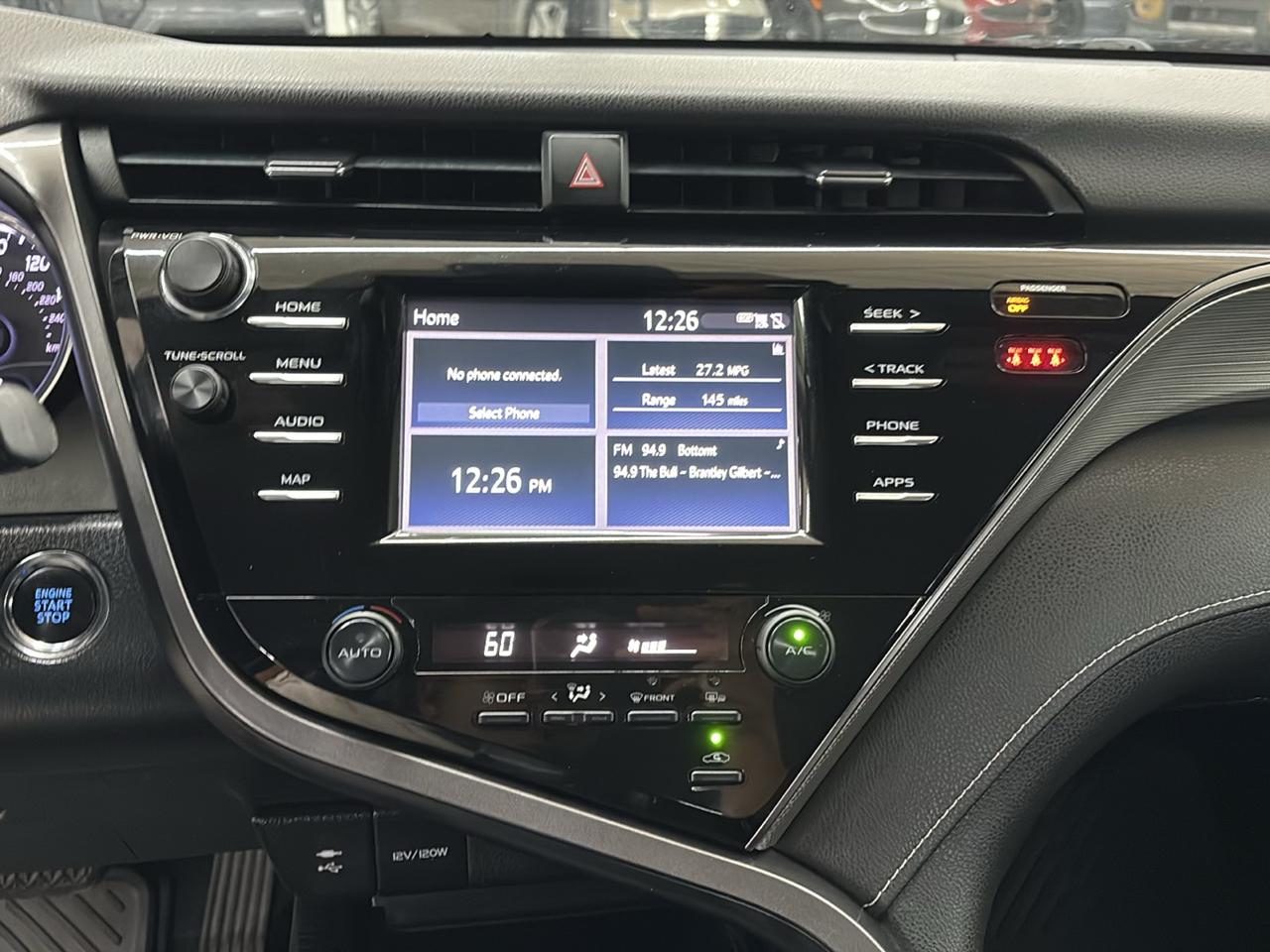 Toyota Camry SE Auto (Natl) 2019