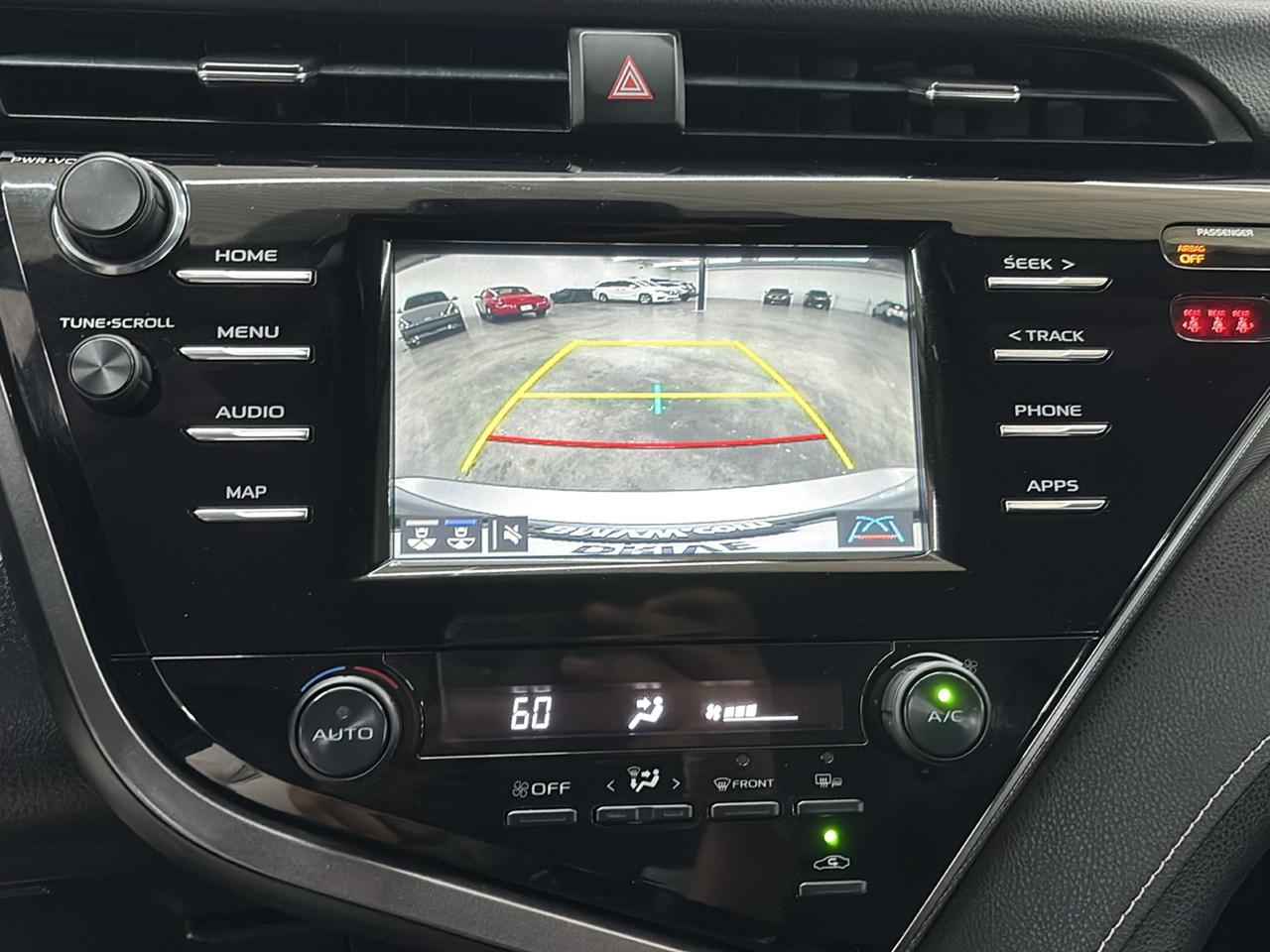 Toyota Camry SE Auto (Natl) 2019