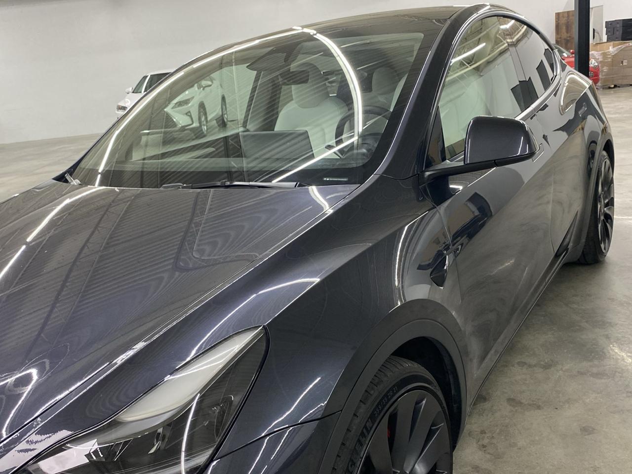 Tesla Model Y Performance AWD 2024