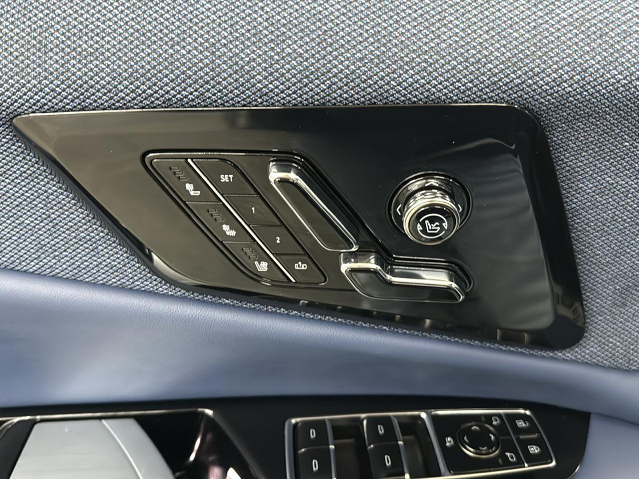Cadillac OPTIQ Luxury 2 2025