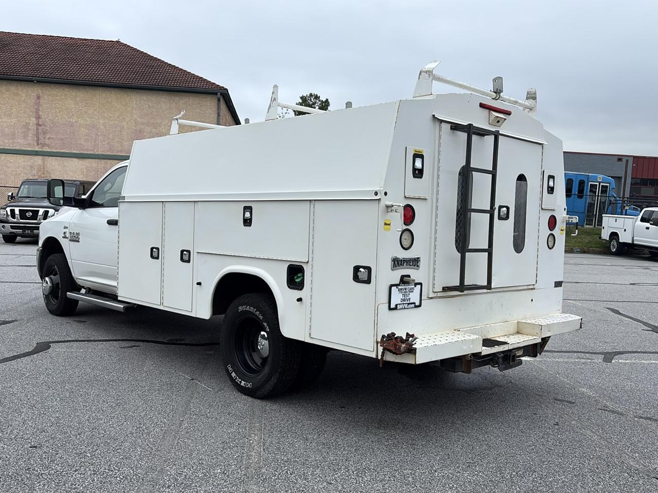 RAM 3500 Chassis Cab Tradesman 2WD Reg Cab 84" CA 167.5" WB 2017
