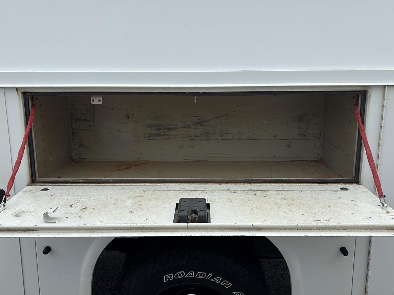 RAM 3500 Chassis Cab Tradesman 2WD Reg Cab 84" CA 167.5" WB 2017