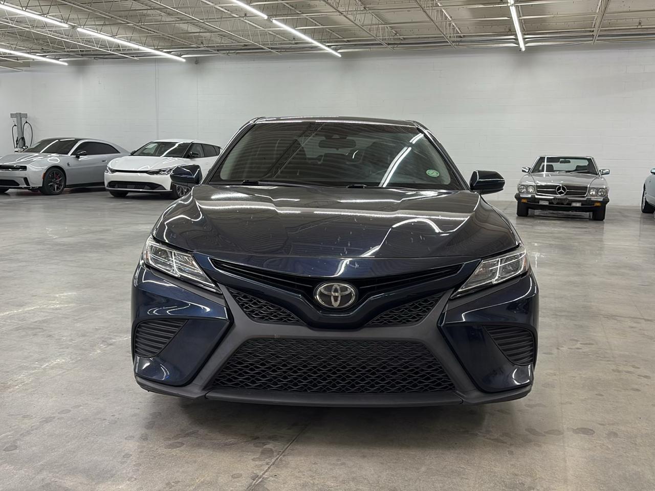 Toyota Camry SE Auto (Natl) 2018