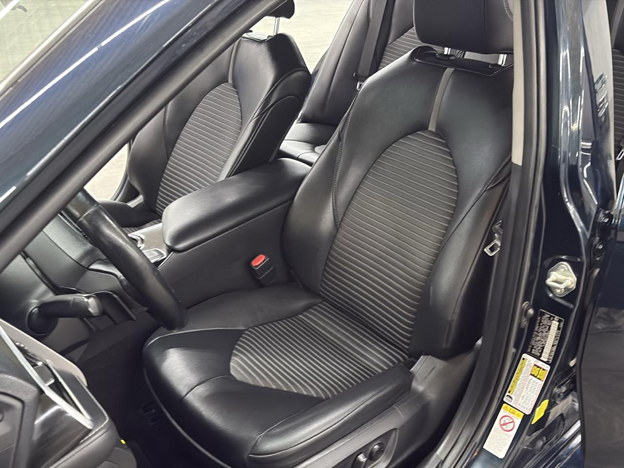 Toyota Camry SE Auto (Natl) 2018