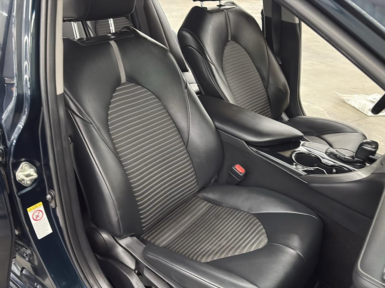 Toyota Camry SE Auto (Natl) 2018